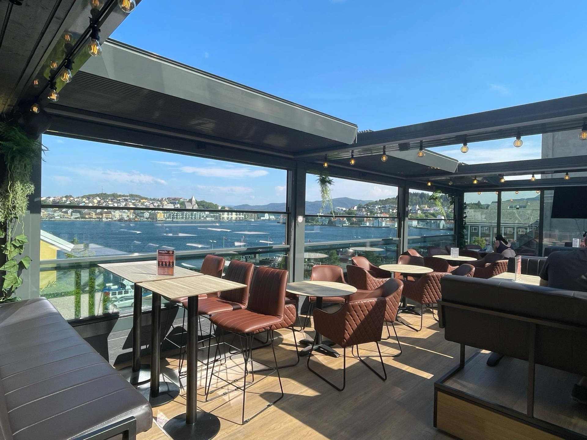 Vinterhagen med utsikt over havnen i Kristiansund